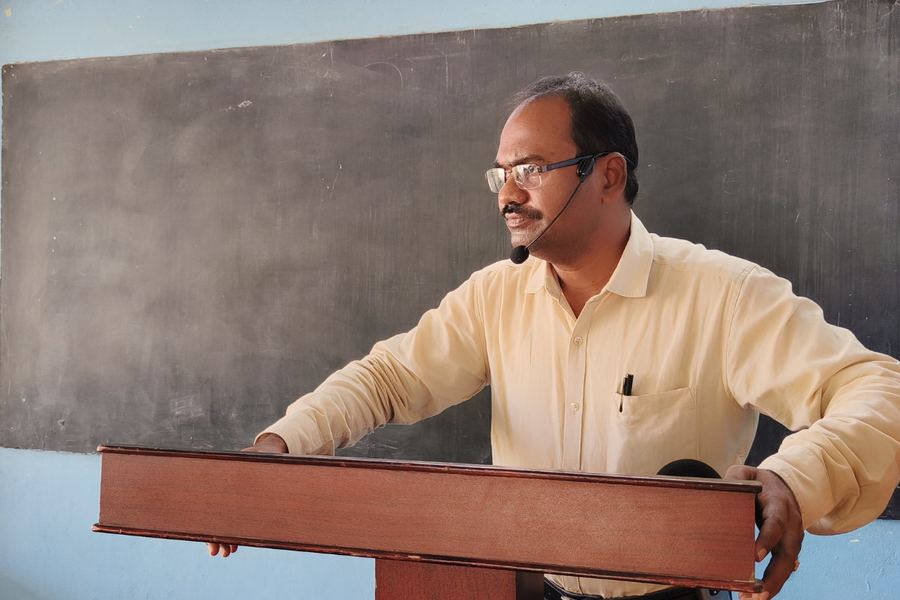 Teaching from the pulpit on the Seed of Truth channel